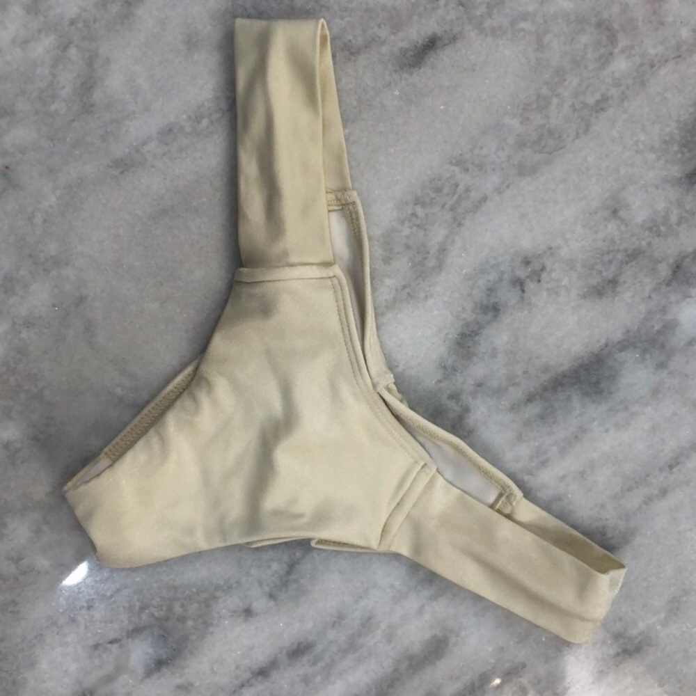 Montce euro bottoms in sand